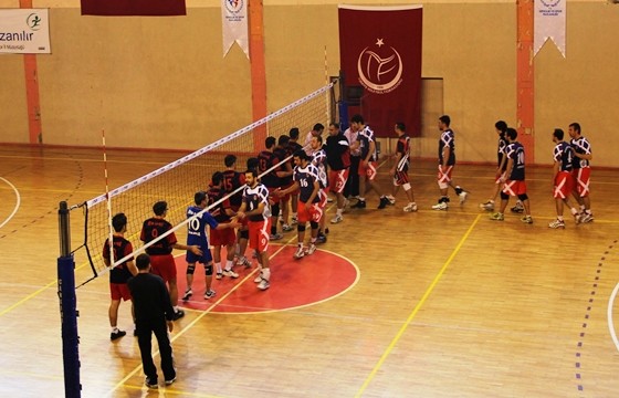 Belediye Gen�lik Spor, B�lgesel Ligde nefes kesiyor