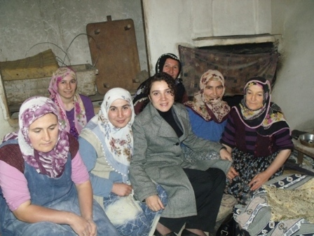 Yaprakl� Kaymakam� E Canan Tuncer Ers�z Buluca k�y�n� ziyaret etti