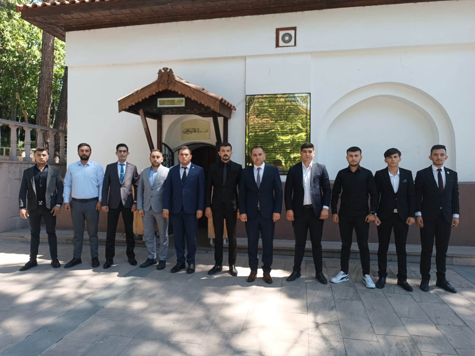 Ülkü Ocakları Başkanı Kurt, yeni yönetimi ile bir araya geldi