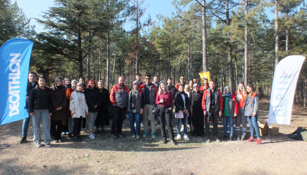 Alpin Çorap ve AKO Akü’den çevre duyarlılığı: 60 poşetten fazla çöp toplandı