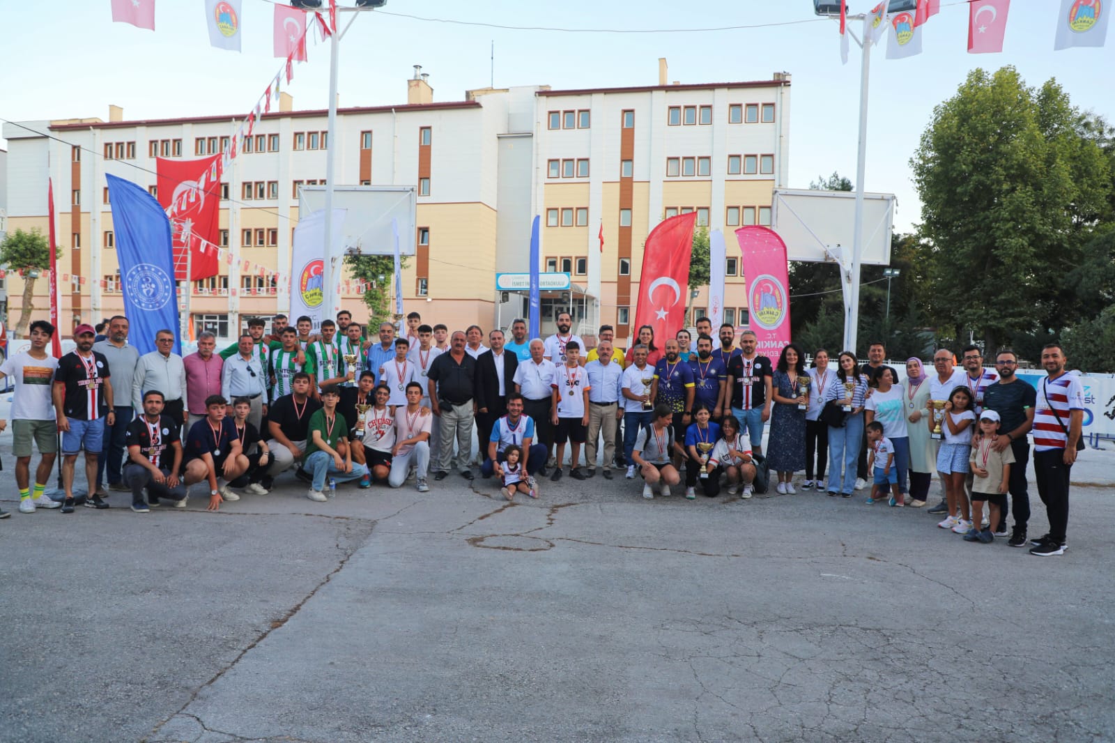 Tuz müsabakaları, yöresel yemek ve satranç yarışmaları sonuçlandı
