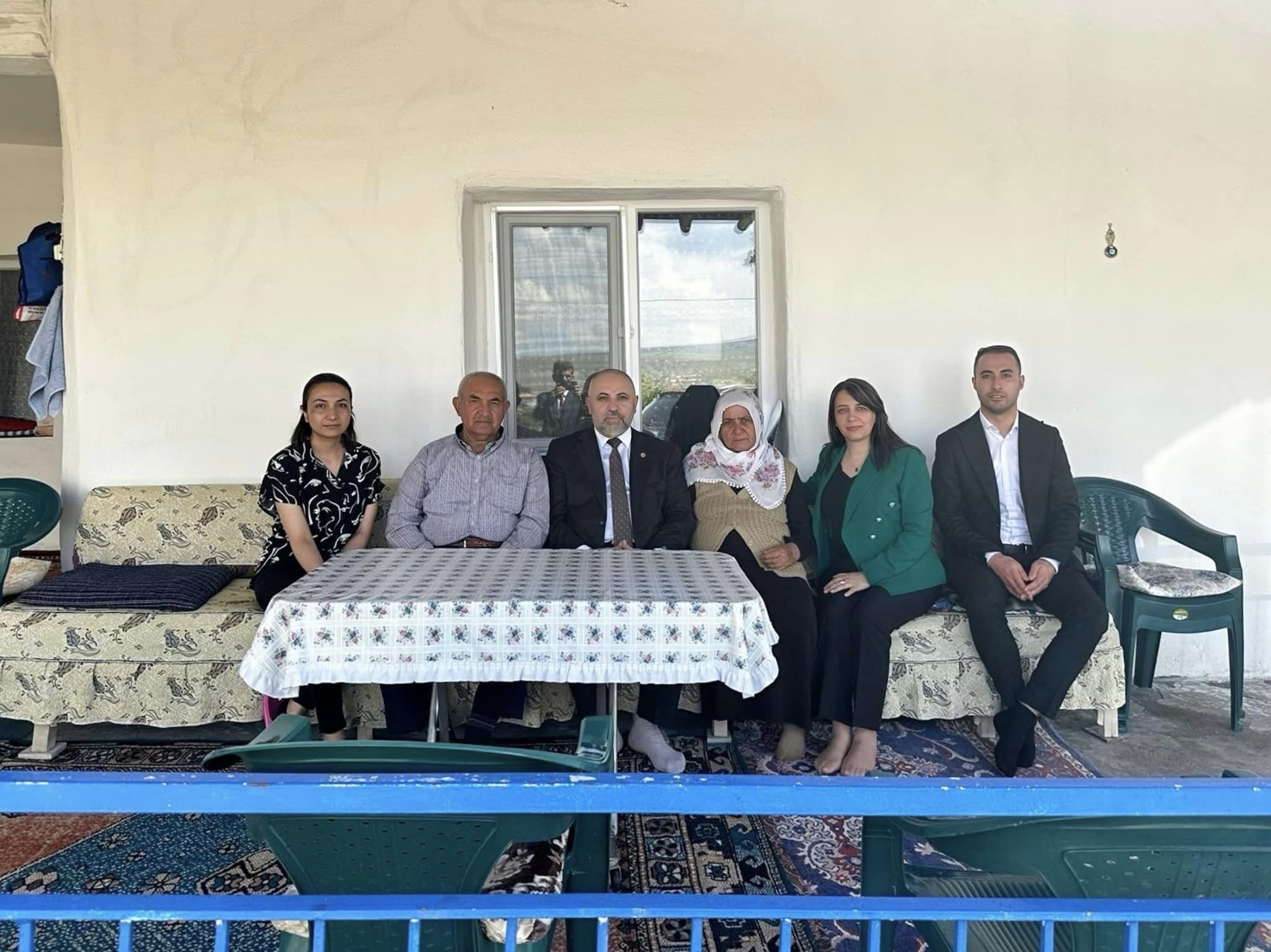 Sağlık Müdürü Sarıkaya, şehit ailesini ziyaret etti