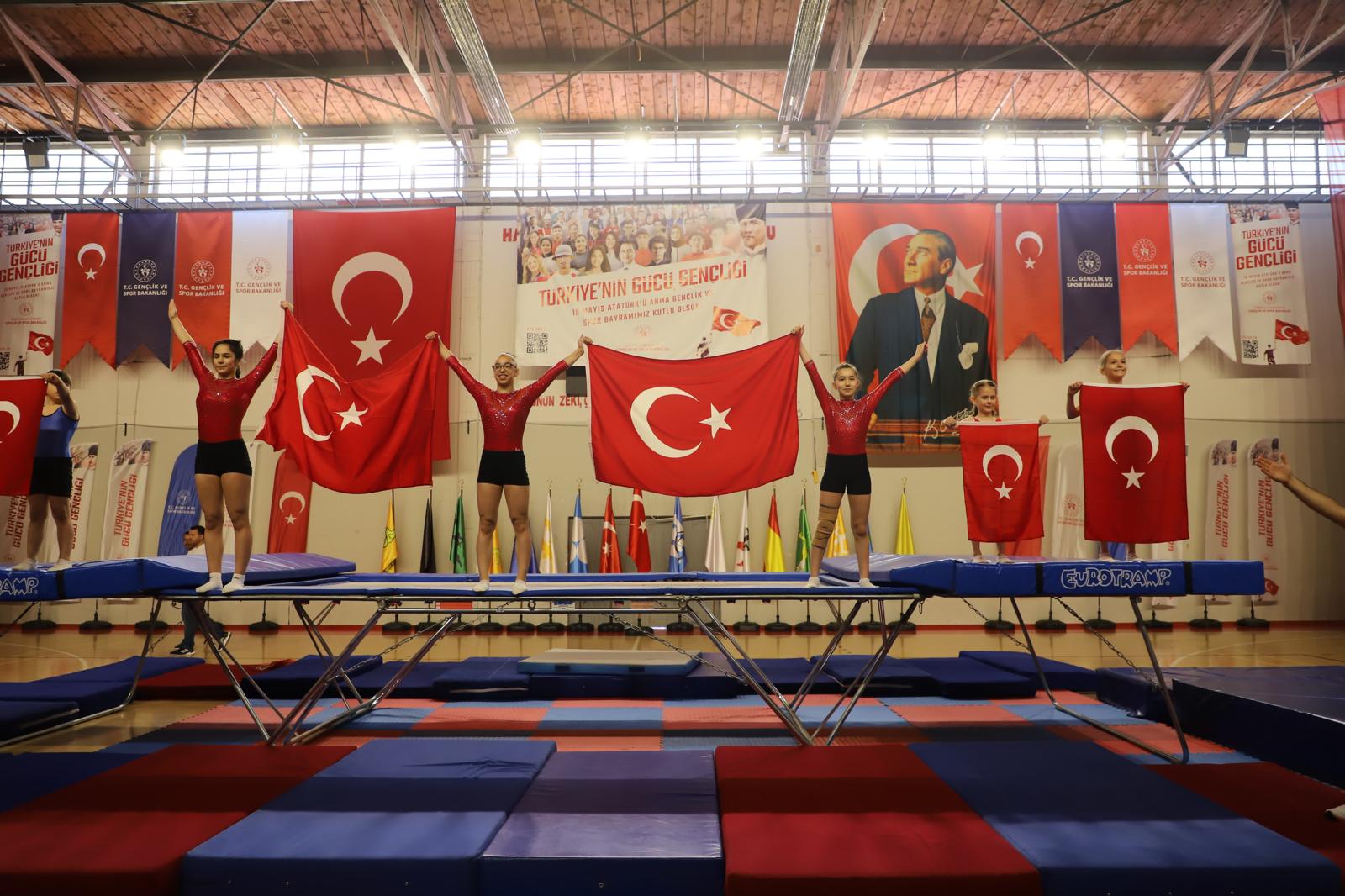 19 Mayıs coşkuyla kutlandı