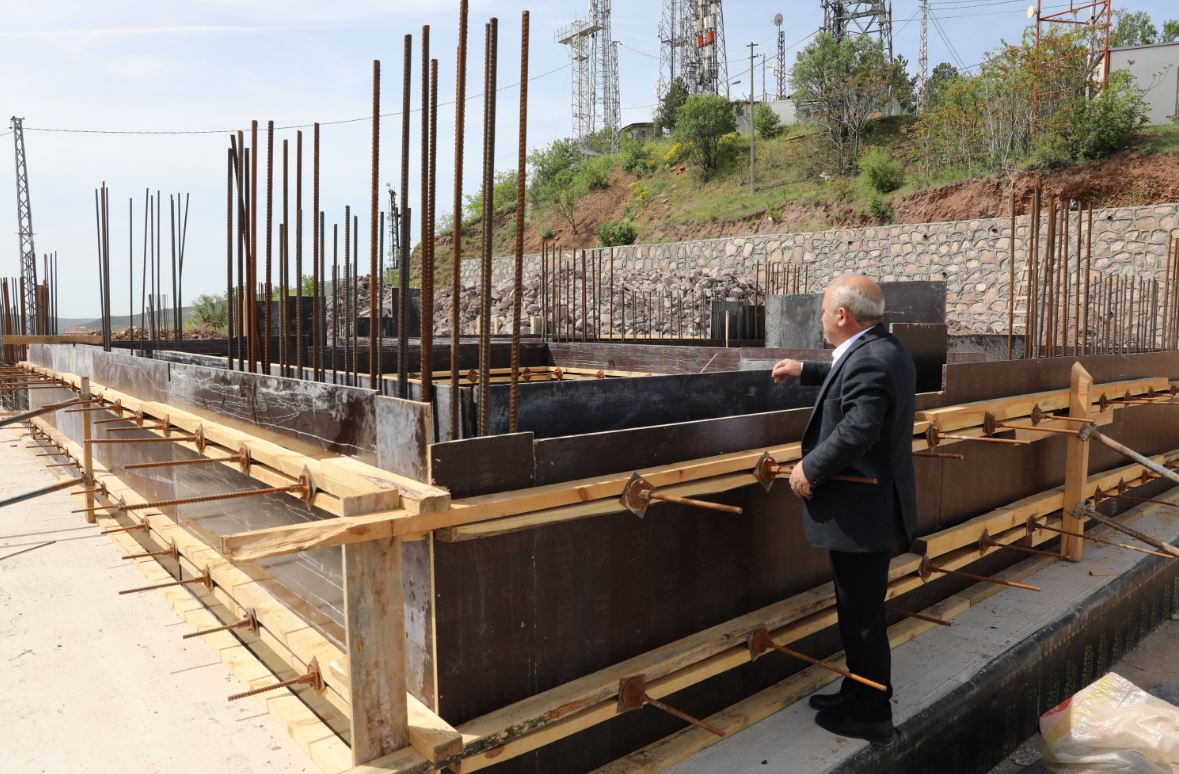 Başkan Esen, çalışmaları süren projeleri inceledi