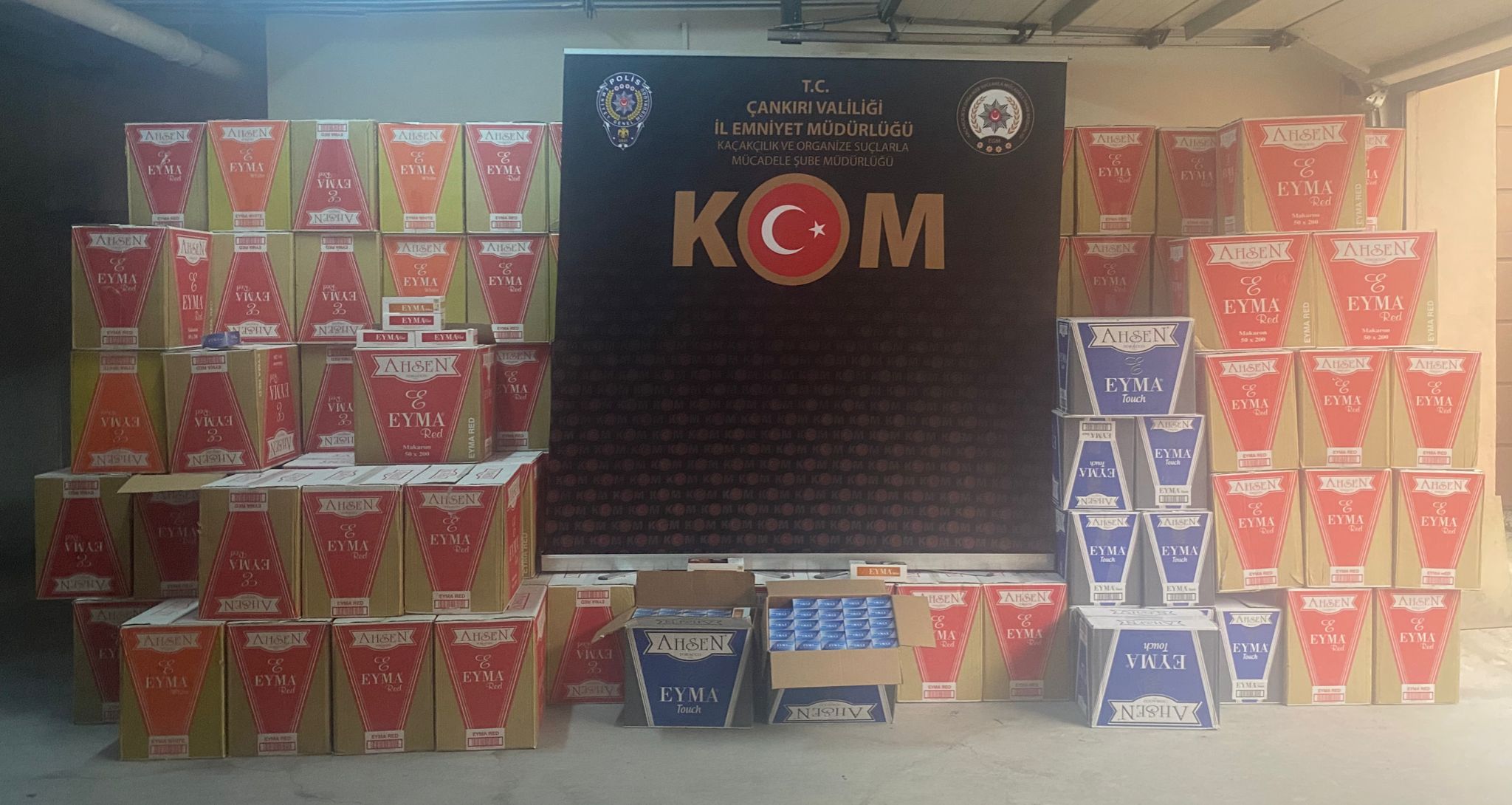 1 milyon dal kaçak makaron ele geçirildi