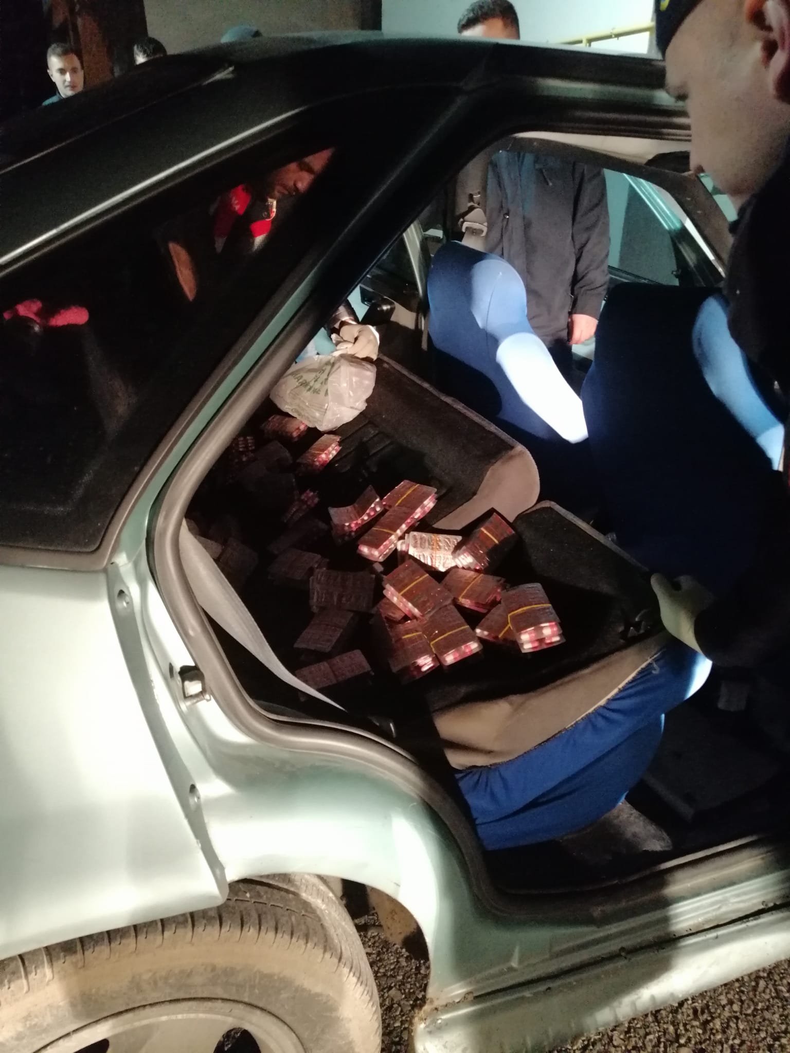 Çankırı’da bir araçta 2 bin 310 adet sentetik hap ele geçirildi
