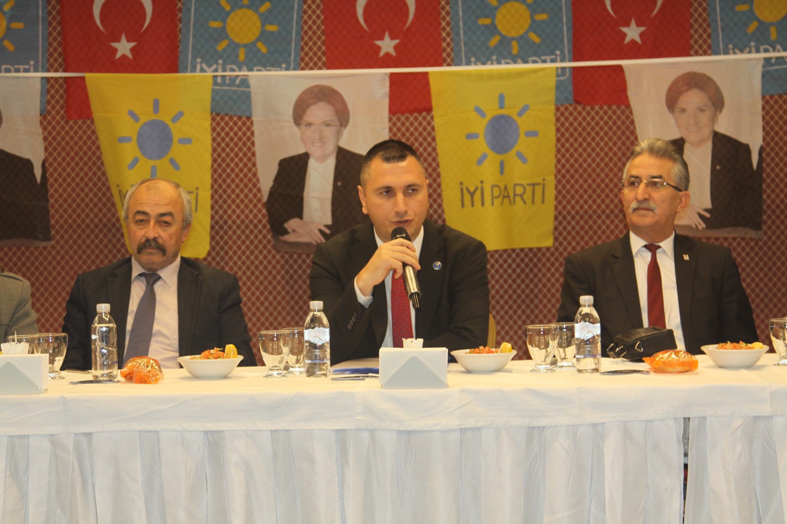 İYİ Parti’li Özcan, adaylığını açıkladı