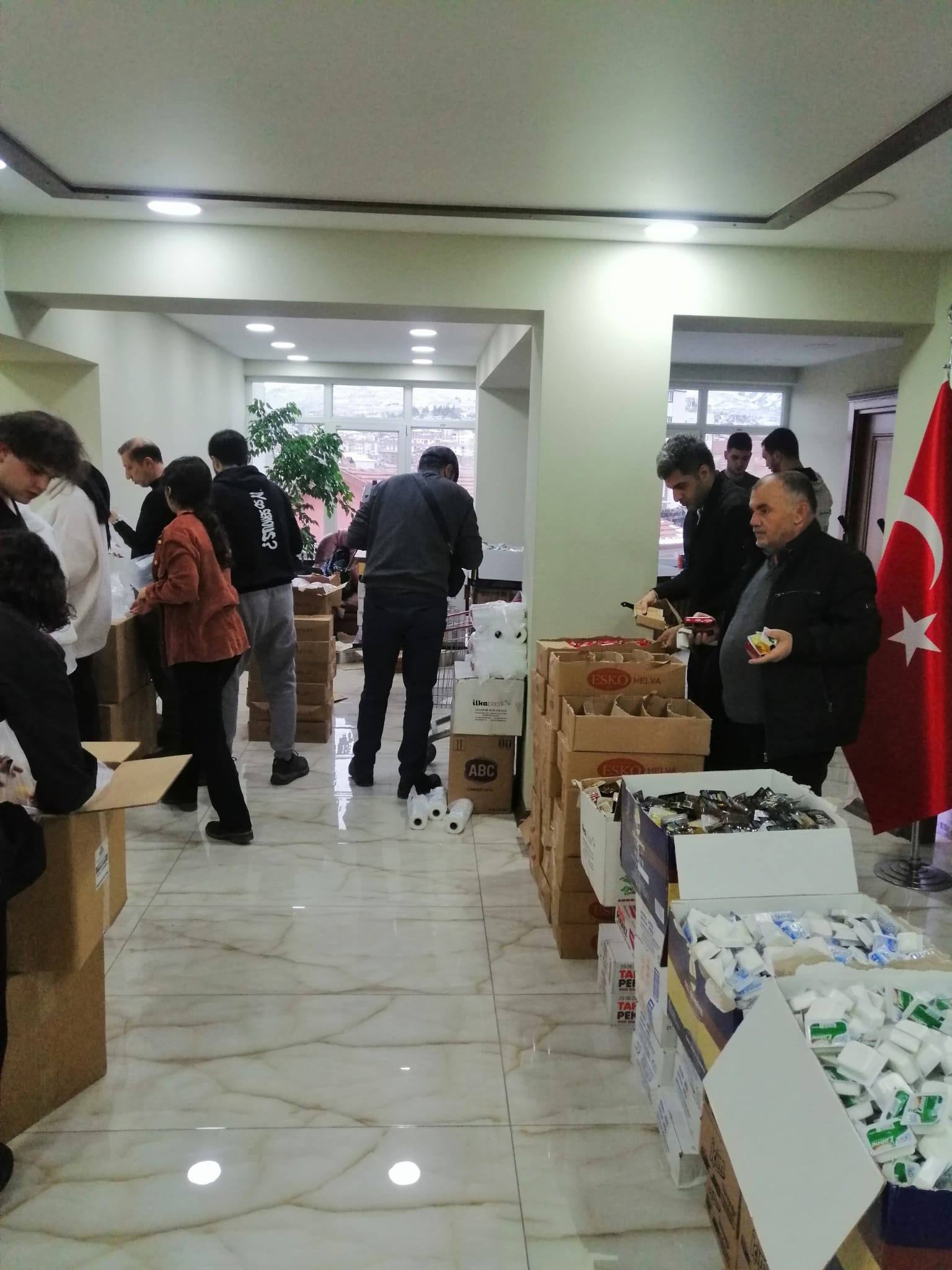 ÇATSO’dan deprem bölgesine kumanya yardımı