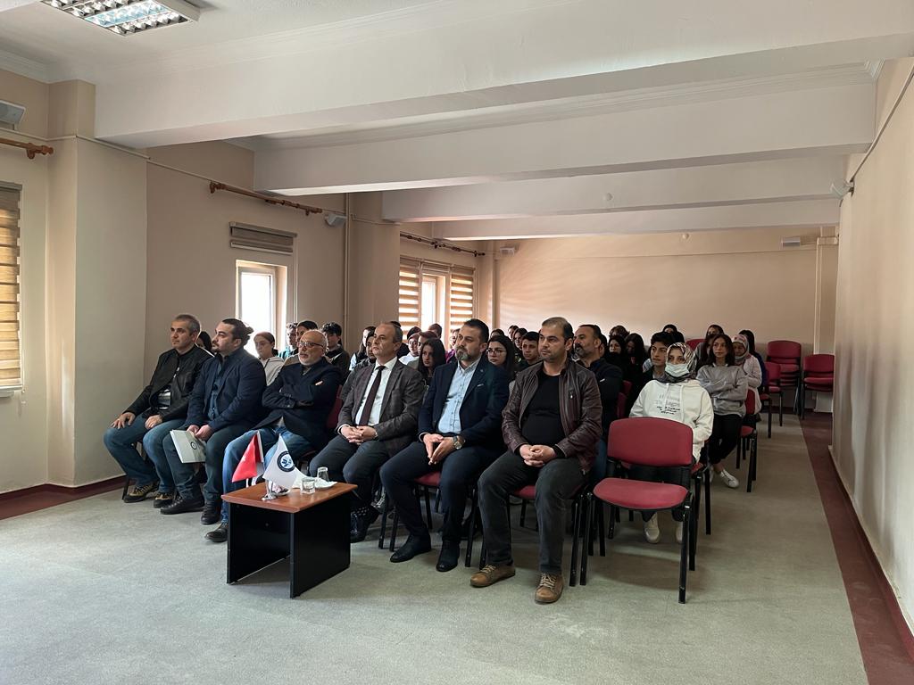 “İstiklal Marşı’nın Kabulü ve M. Akif Ersoy” konulu konferans düzenlendi