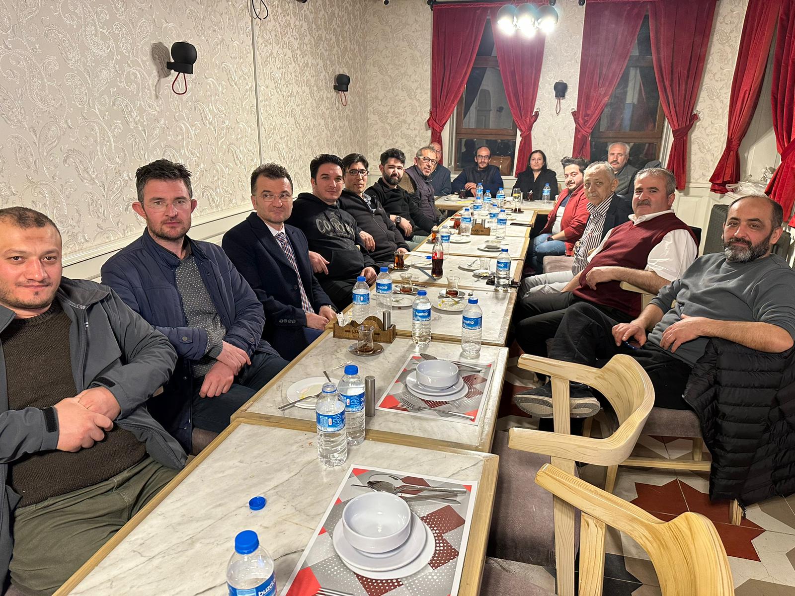 Gazeteciler iftarda buluştu