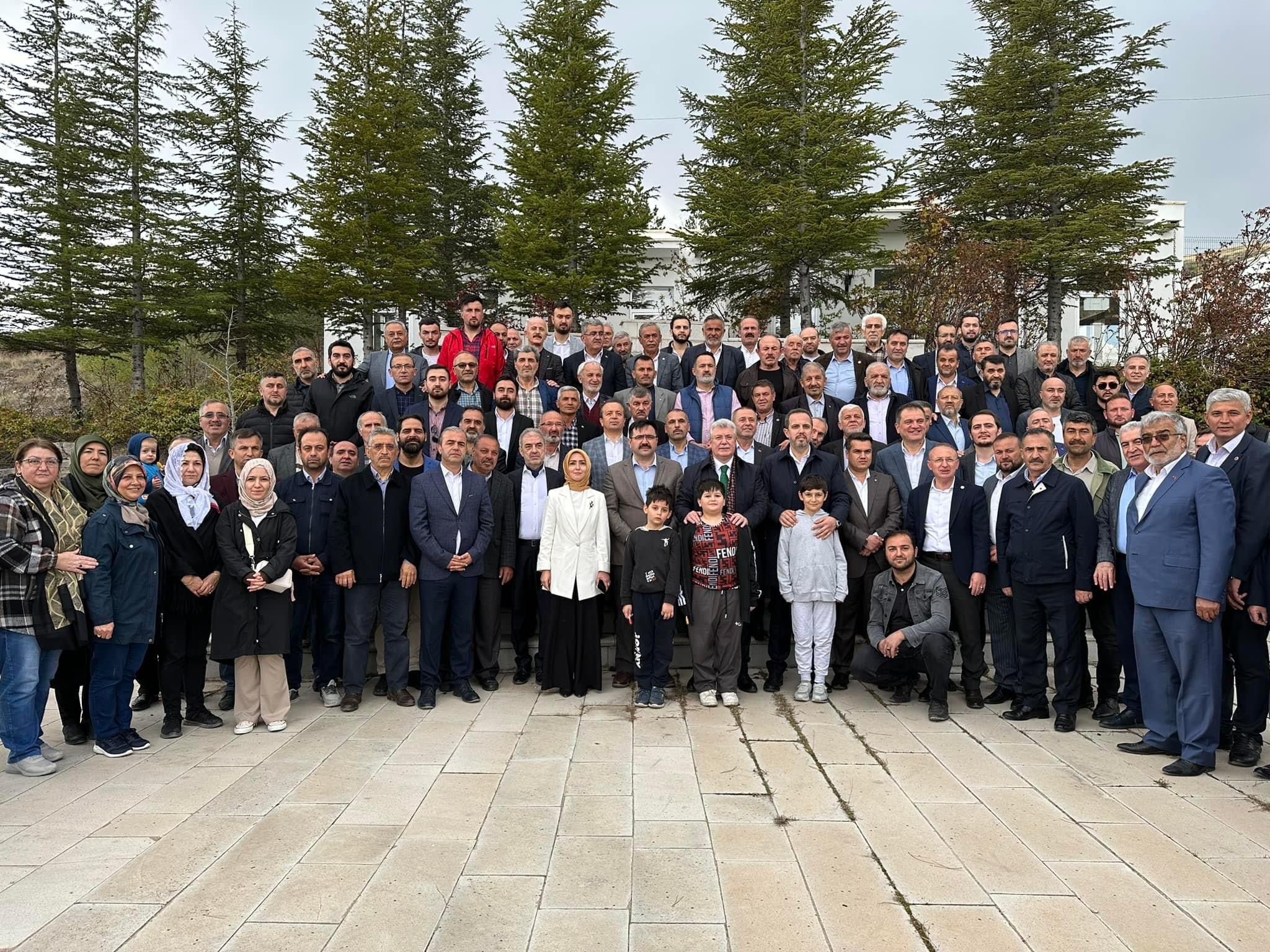 Çelik: Dualarla başladığımız seçim çalışmalarını inşallah şükür dualarıyla tamamlayacağız