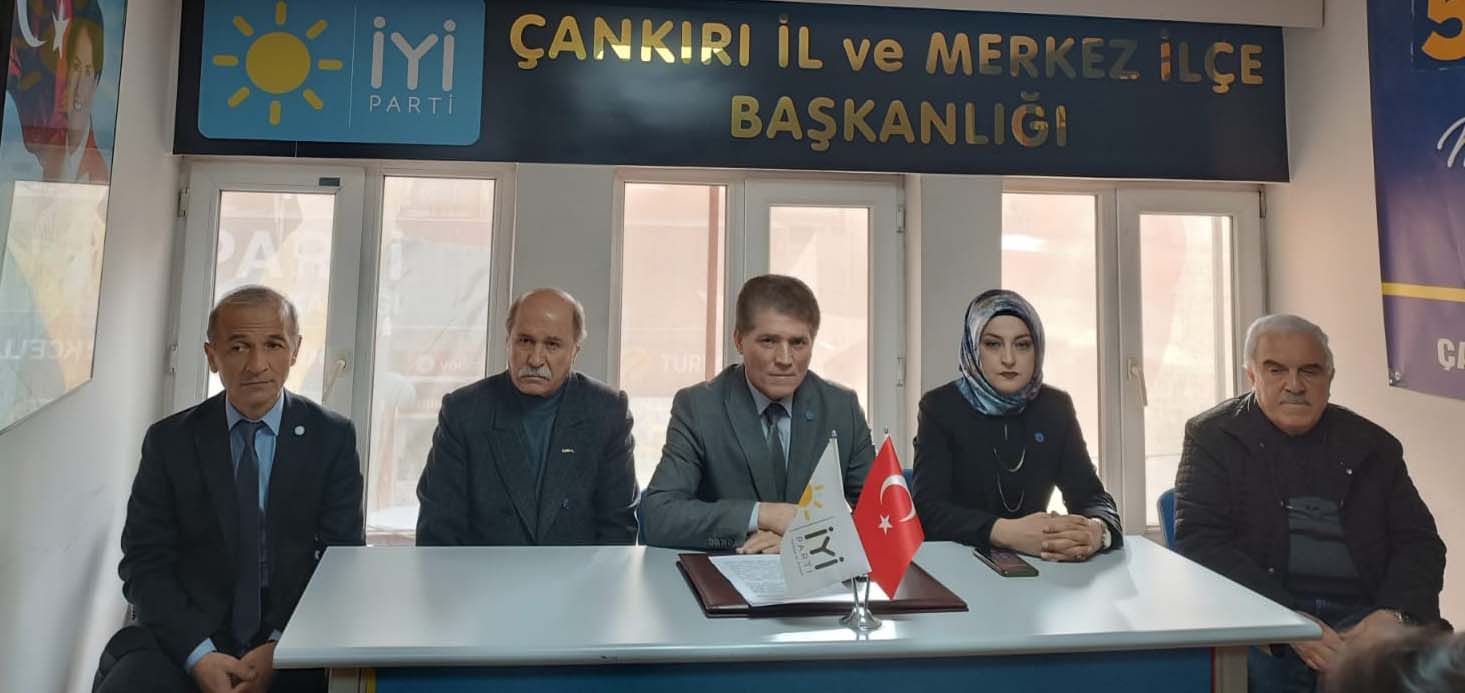 Akbaş: Bu bayrağı yukarıya taşımanın huzuru ile tekrar adayım