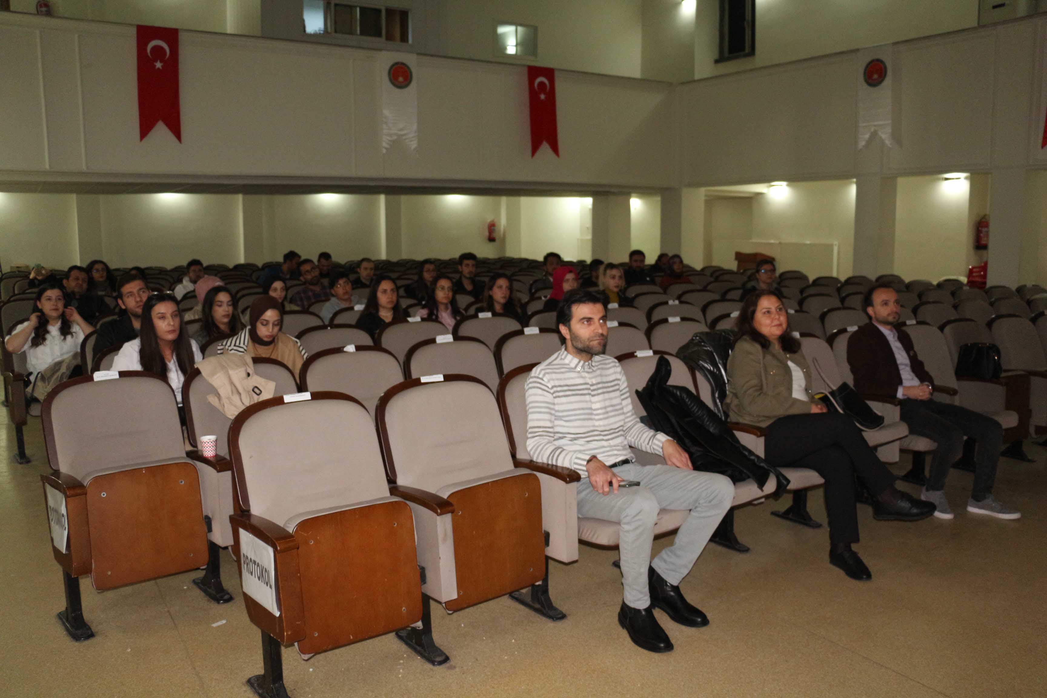 Toplumsal cinsiyet eşitliği ve kadın hakları konulu seminer düzenledi