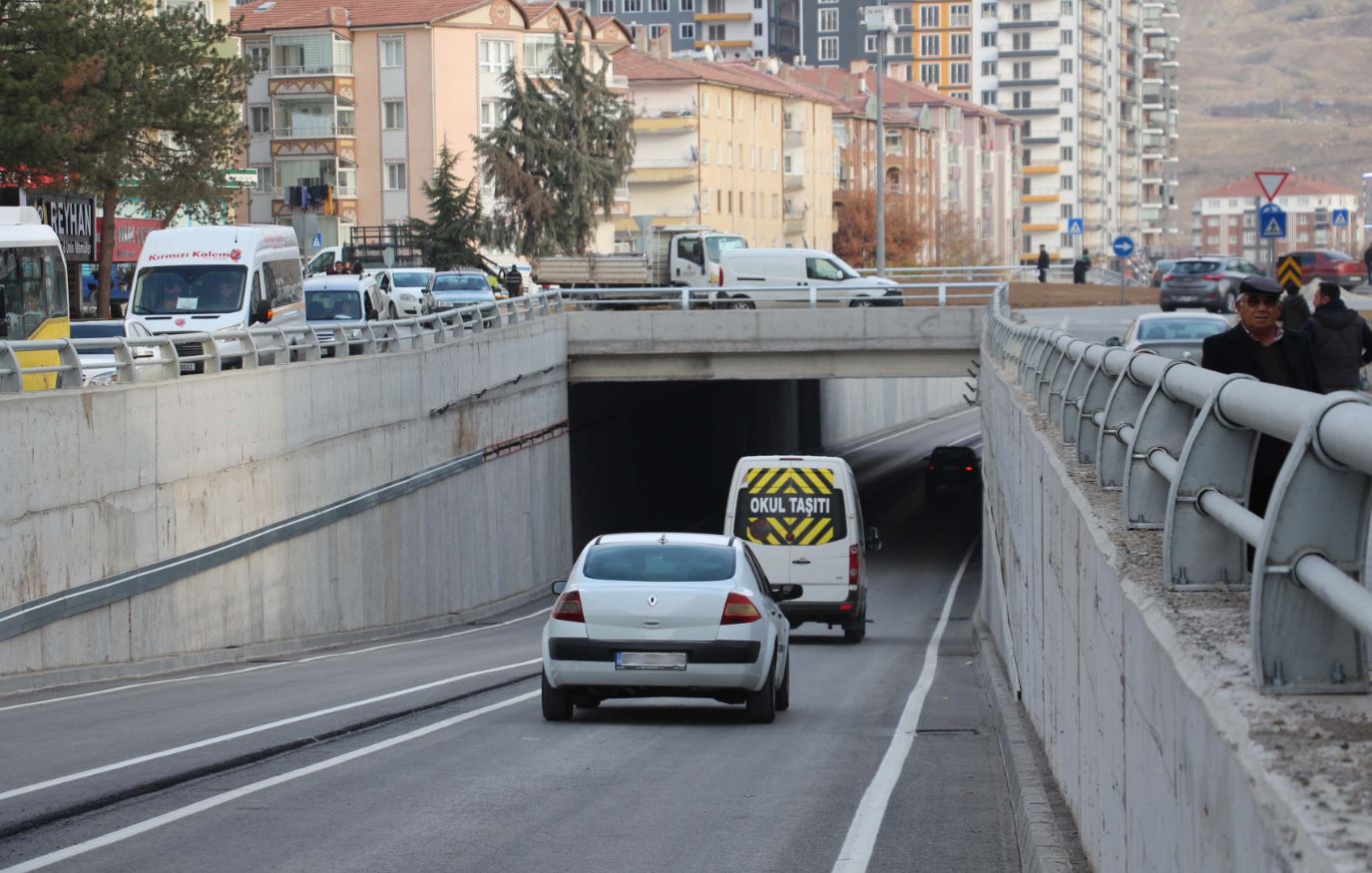 Alt geçit, araç trafiğine açıldı!