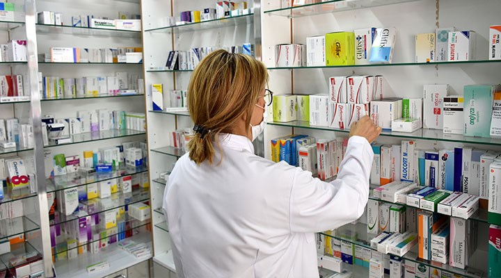Eczacı Tüfekçi: İlaç yokluklarının sorumlusu eczaneler değildir