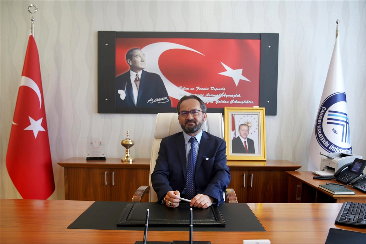 Aydınlı: İnsanlığa faydalı birer fert yetiştirmek en öncelikli hedefimizdir