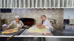 İftarda vazgeçilmez tat “Kaba Ekmek”