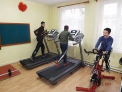 Özel Öğrenciler Fitness salonunda  
