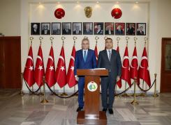Vali Özcan'dan İzmir Valisi Mustafa Toprak'a ziyaret